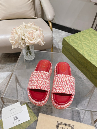 G*u*i WOMEN'S GG PLATFORM SLIDE SANDAL