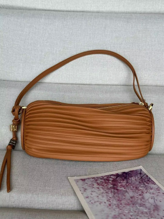 L0ew* Bracelet Pouch in pleated nappa 25x10x10cm