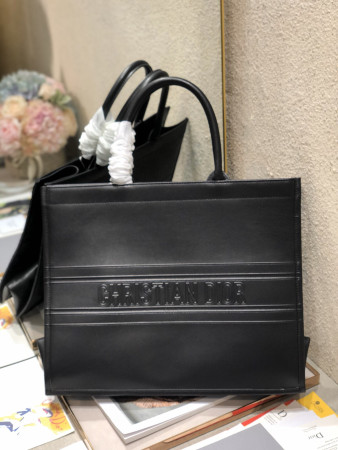Large D*0r Book Tote Black D*0r Oblique Embossed Calfskin 16.5 x 14 x 7.5 inches