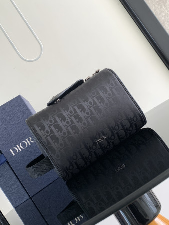 D*0r Lingot Toiletry Bag Black Oblique Mirage Technical Fabric 8.5 x 5 x 4 inches