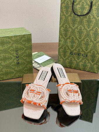 UA G*u*i WOMEN'S INTERLOCKING G SLIDE SANDAL