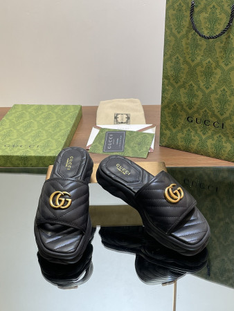 UA G*u*i WOMEN'S SANDAL WITH DOUBLE G