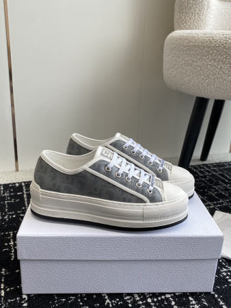 UA Walk'n'D*0r Platform Sneaker