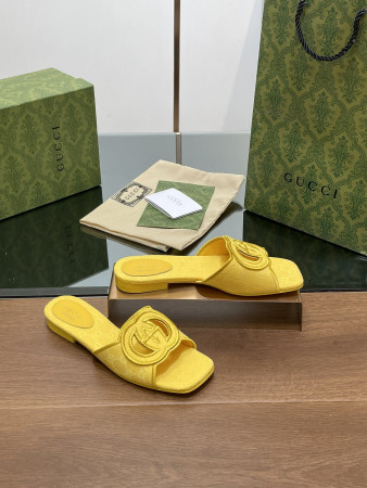 UA G*u*i WOMEN'S INTERLOCKING G SLIDE SANDAL