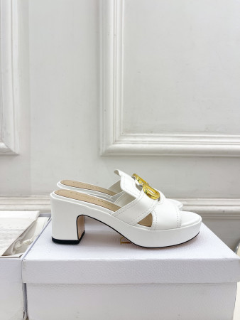 UA D*0r 30 Montaigne Platform Slide