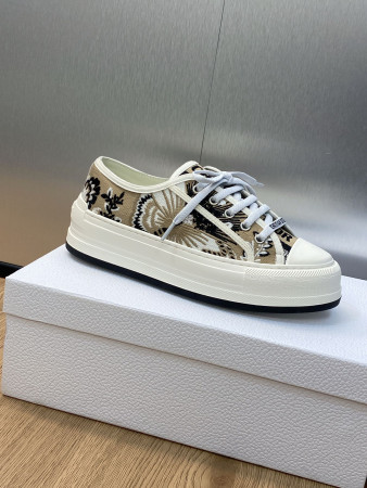 UA Walk'n'D*0r Platform Sneaker