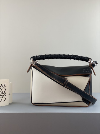 L0ew* Small Puzzle bag in classic calfskin 24x10.5x16.5cm