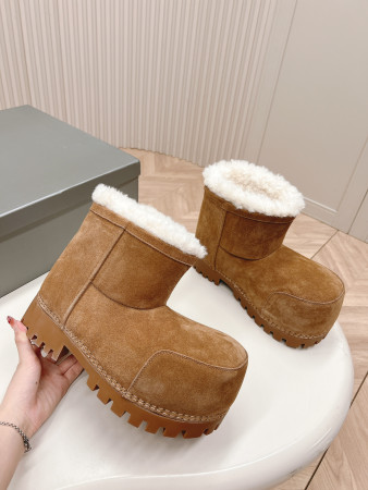 UA Ba*len*cia*ga Snow Boot