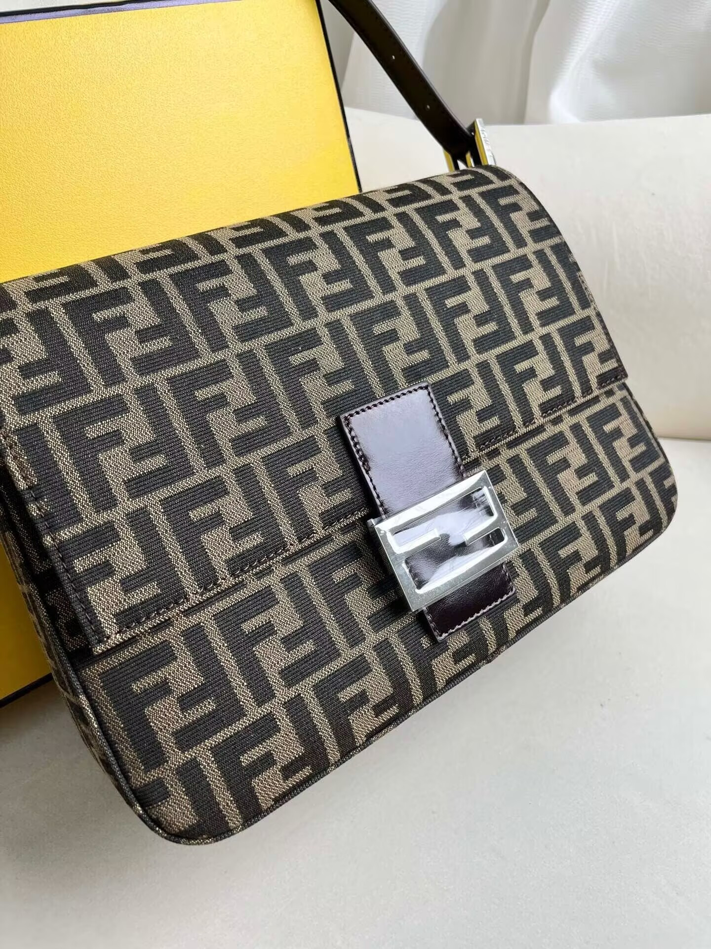 F**di Zucca Pattern Mamma Bucket Shoulder Bag 29x21x11cm