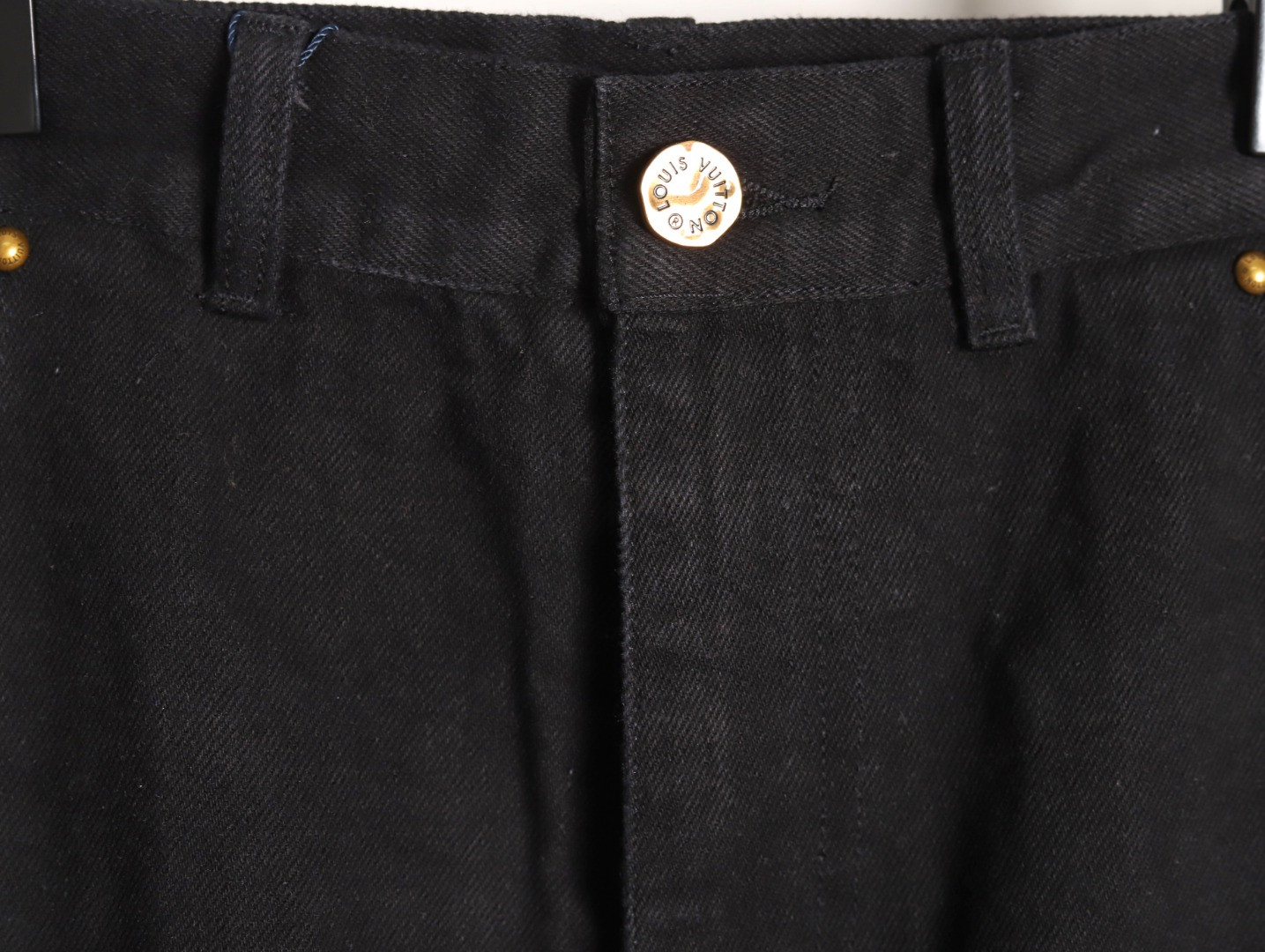 L0*is V*t0n LV shorts