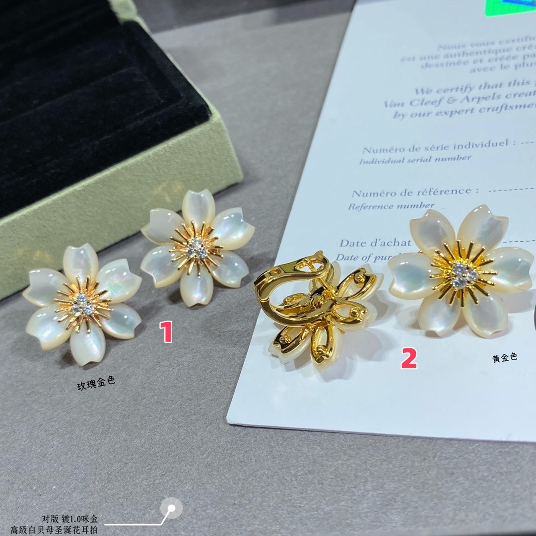 V*N CL*F & Arpels White Mother-of-Pearl Christmas Flower Earrings