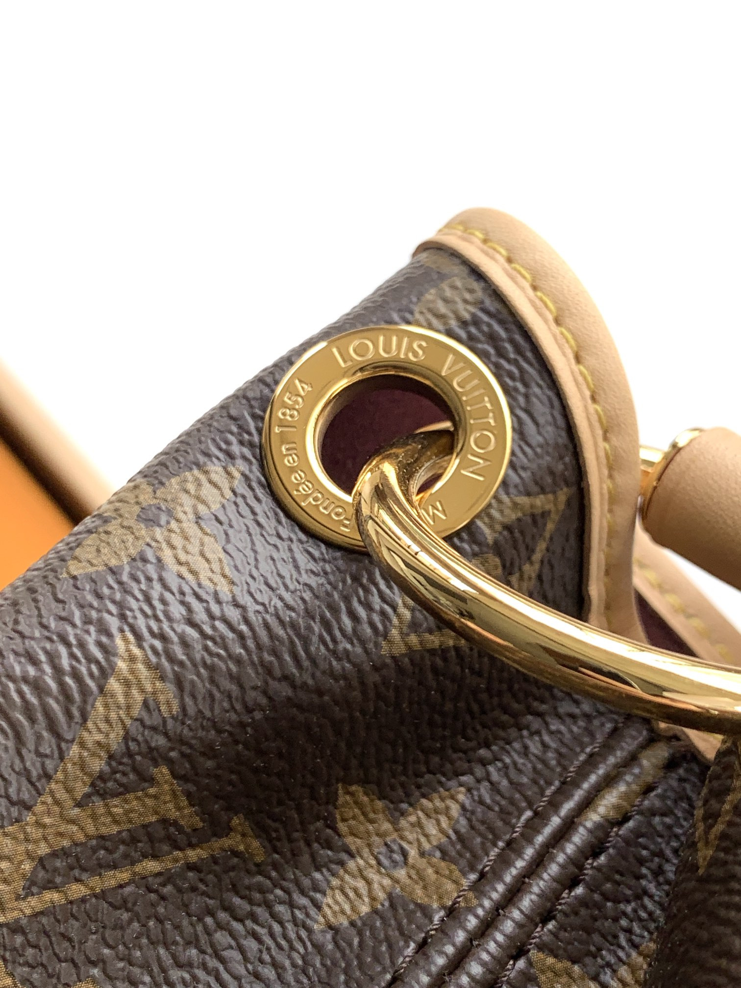 LV Again M25877 53x30x15.5cm