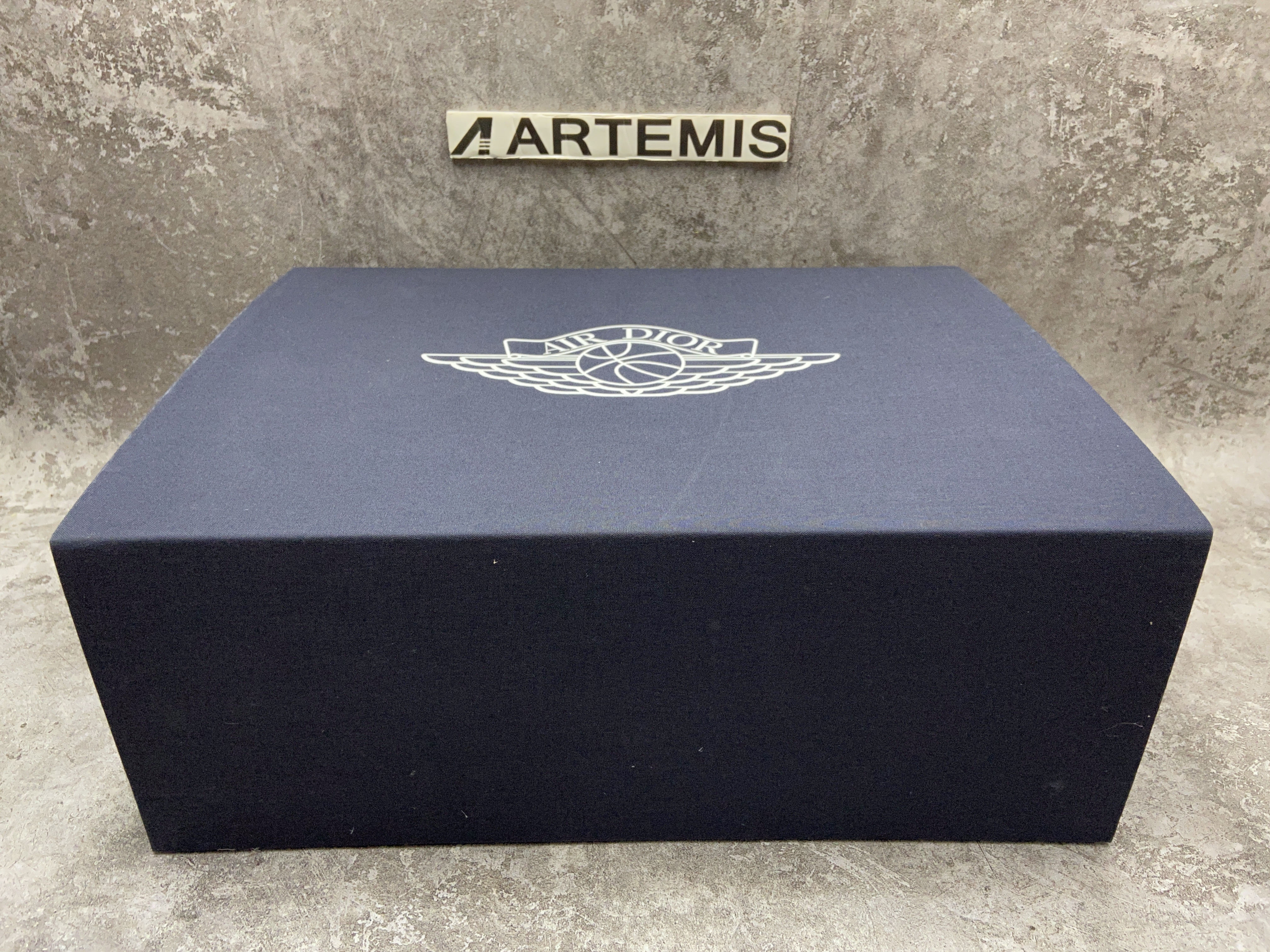 Air Jordan 1 Retro High D*0r (Blue Box Version)