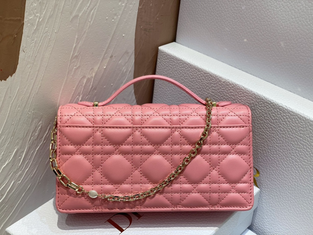 MISS D*0r MINI BAG Melocoton Pink Pearlescent Cannage Lambskin S0980ONJL_M92P 21 x 11.5 x 4.5 cm