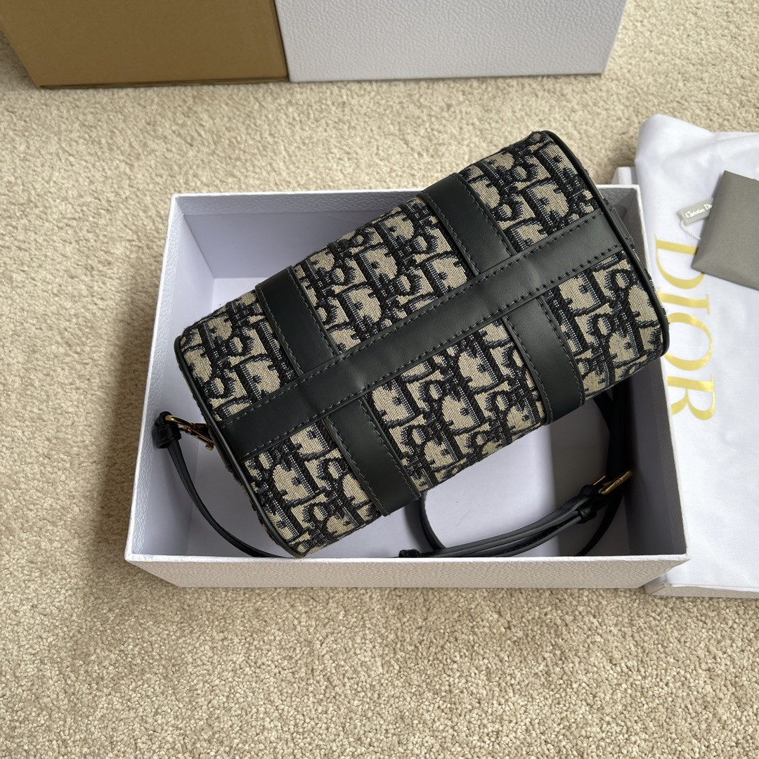 D*0r Groove 20 Bag Blue D*0r Oblique Jacquard 20.5 x 13.5 x 12 cm / 8 x 5.5 x 4.5 inches