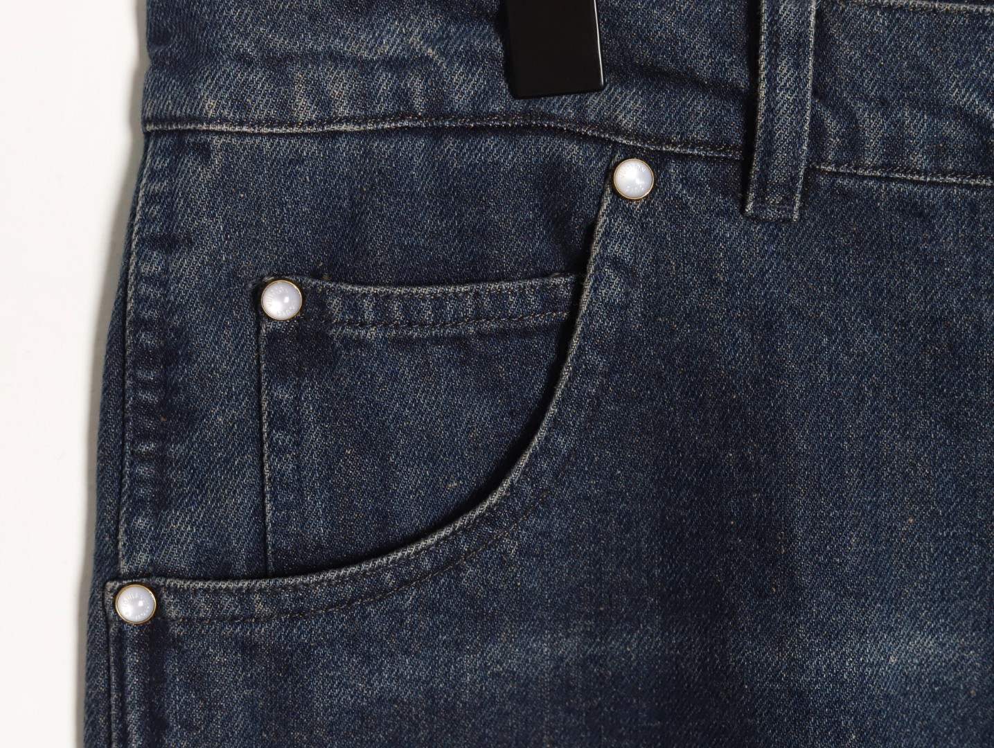 L0*is V*t0n LV shorts