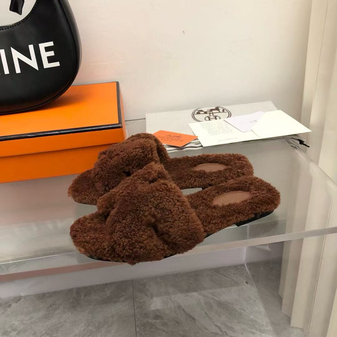 UA Hermès Oran sandal