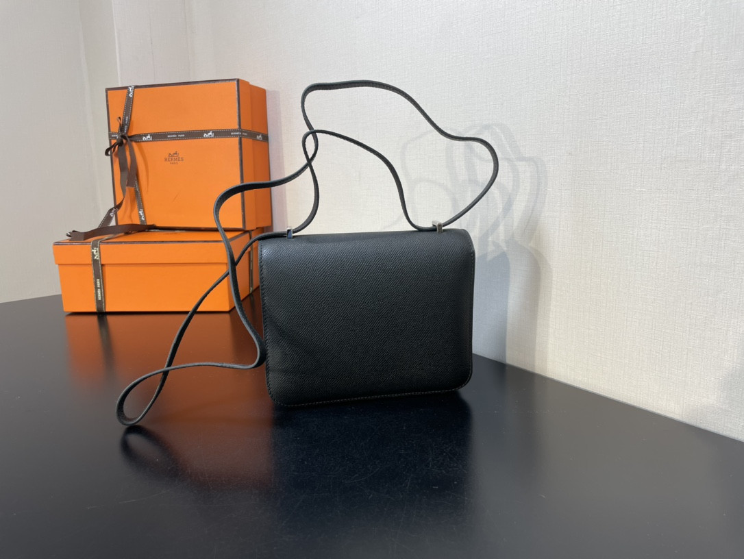 H**mes Constance 24 Black Epsom 9.4"x5.9"x3"