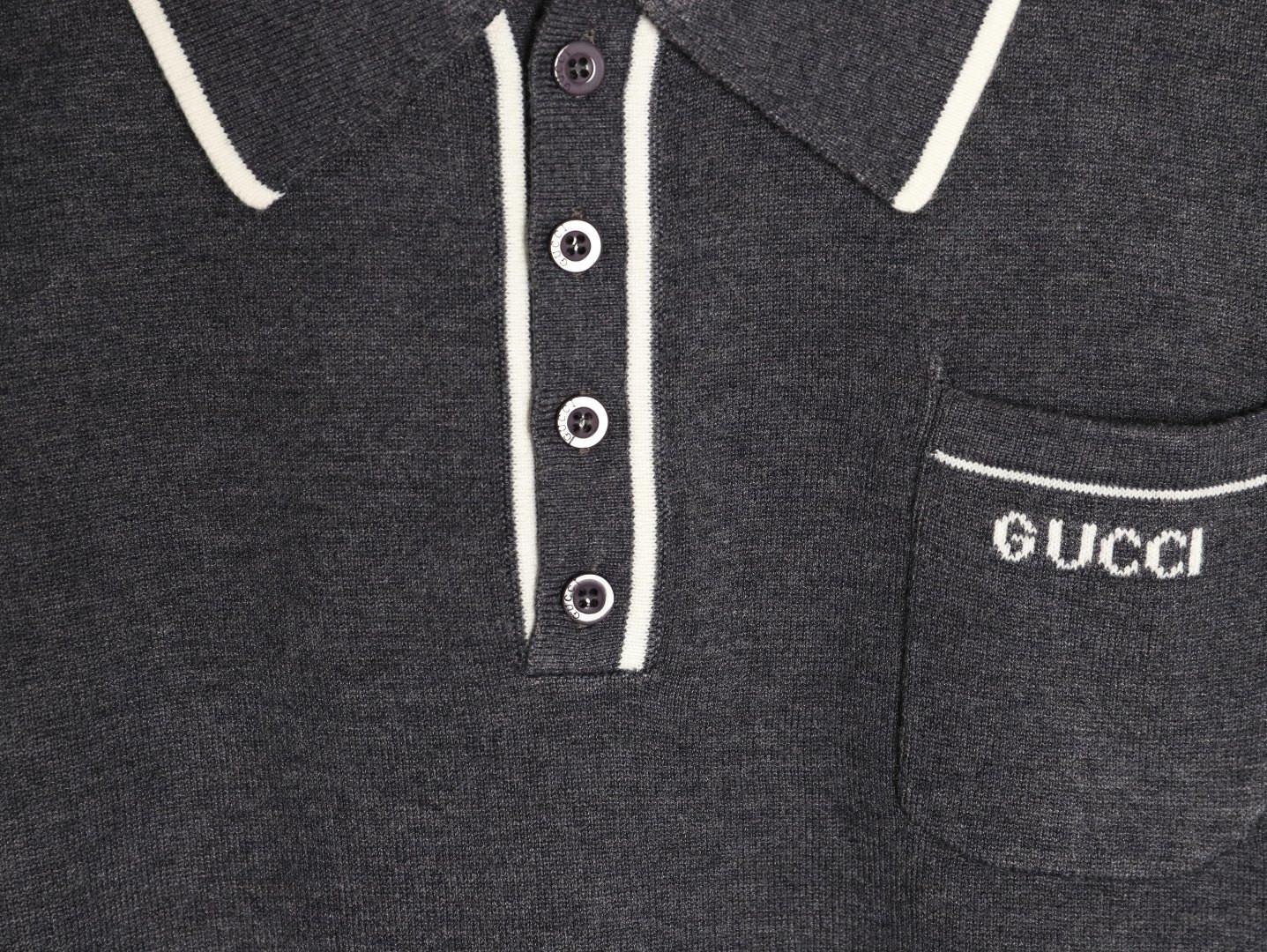 G*u*i 25fw Knitting Sweaters