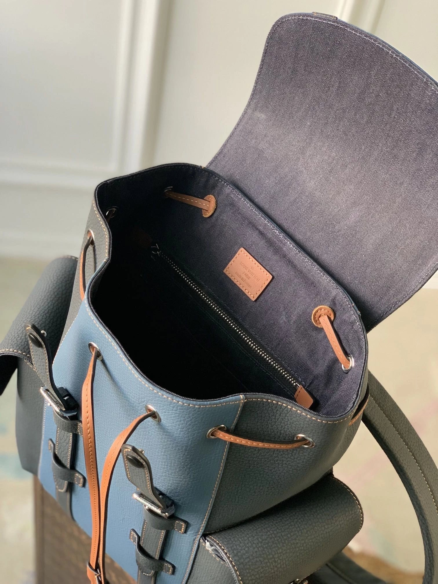 L0*is V*t0n LV CHRISTOPHER MM M21373