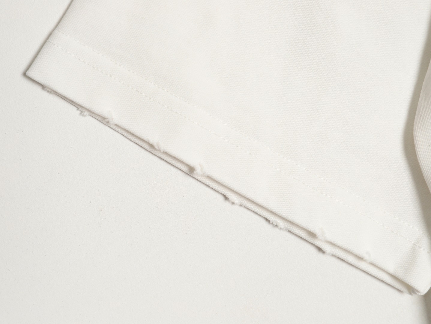 Ch**me He**ts 25SS Short-sleeved T-shirt