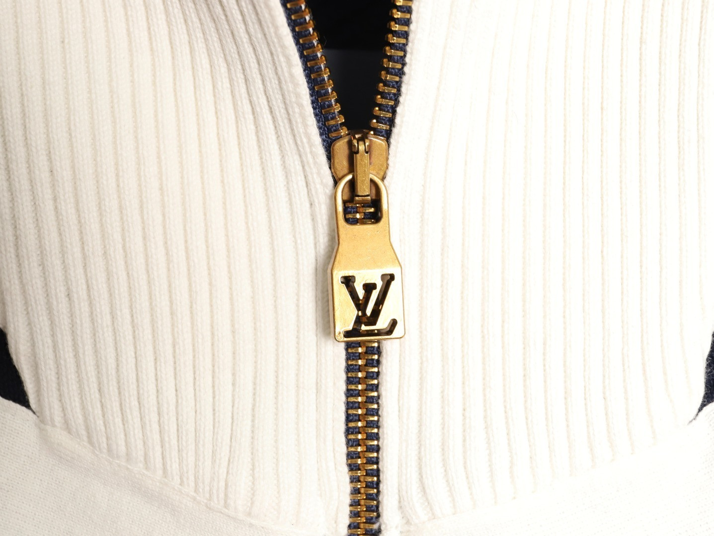 L0*is V*t0n LV Sweaters Coats