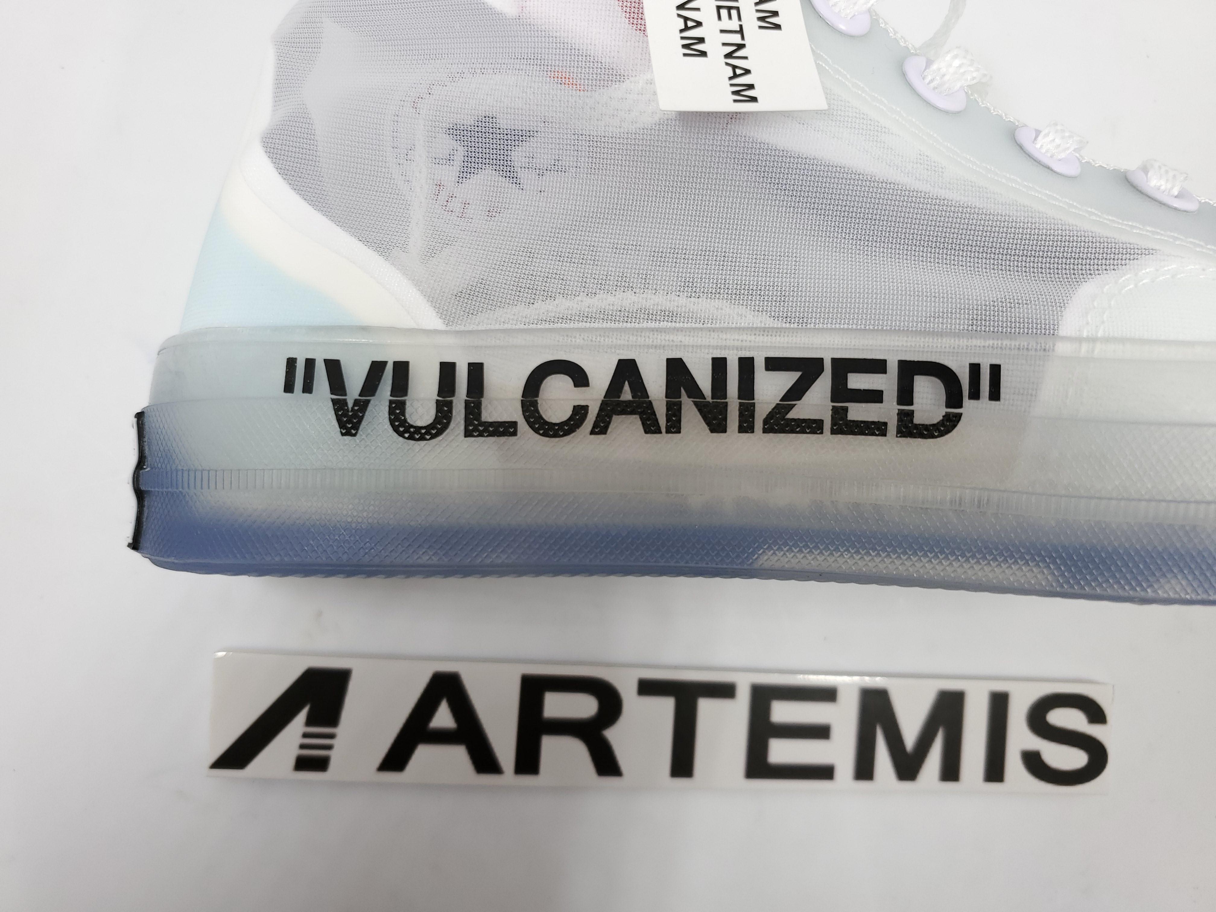 Converse Chuck Taylor All-Star Hi Off-White