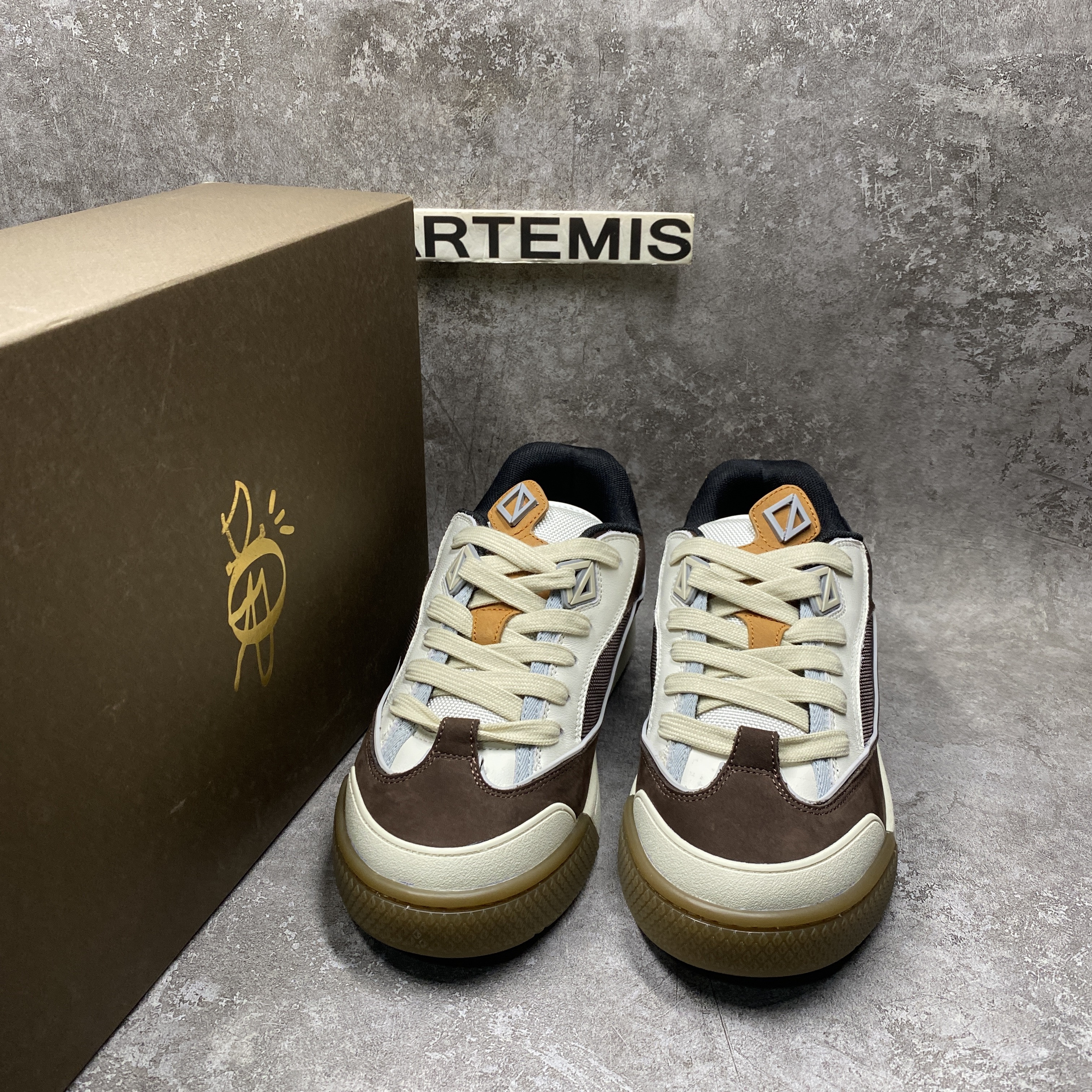 D*0r B713 CACTUS JACK Mocha White