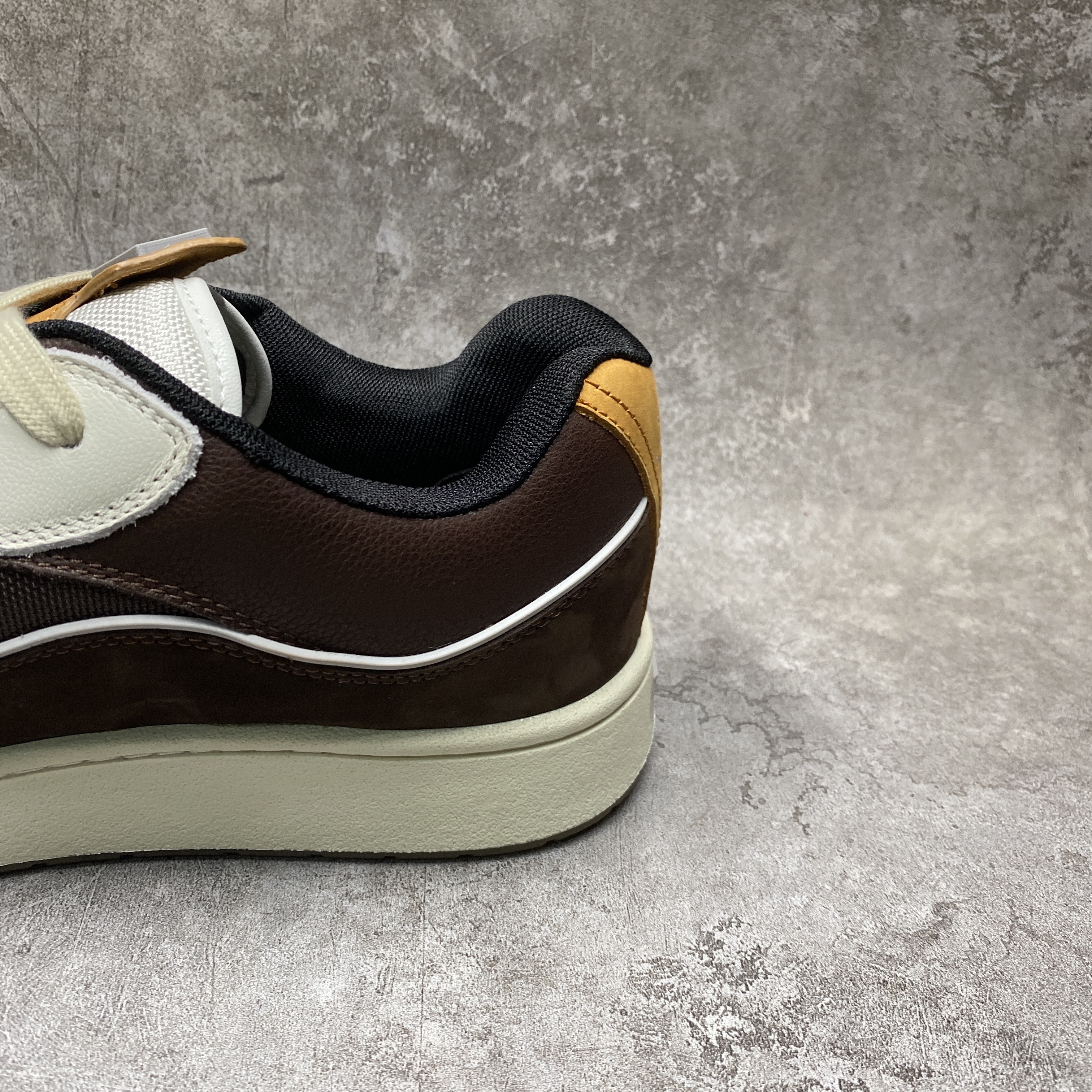 D*0r B713 CACTUS JACK Mocha White