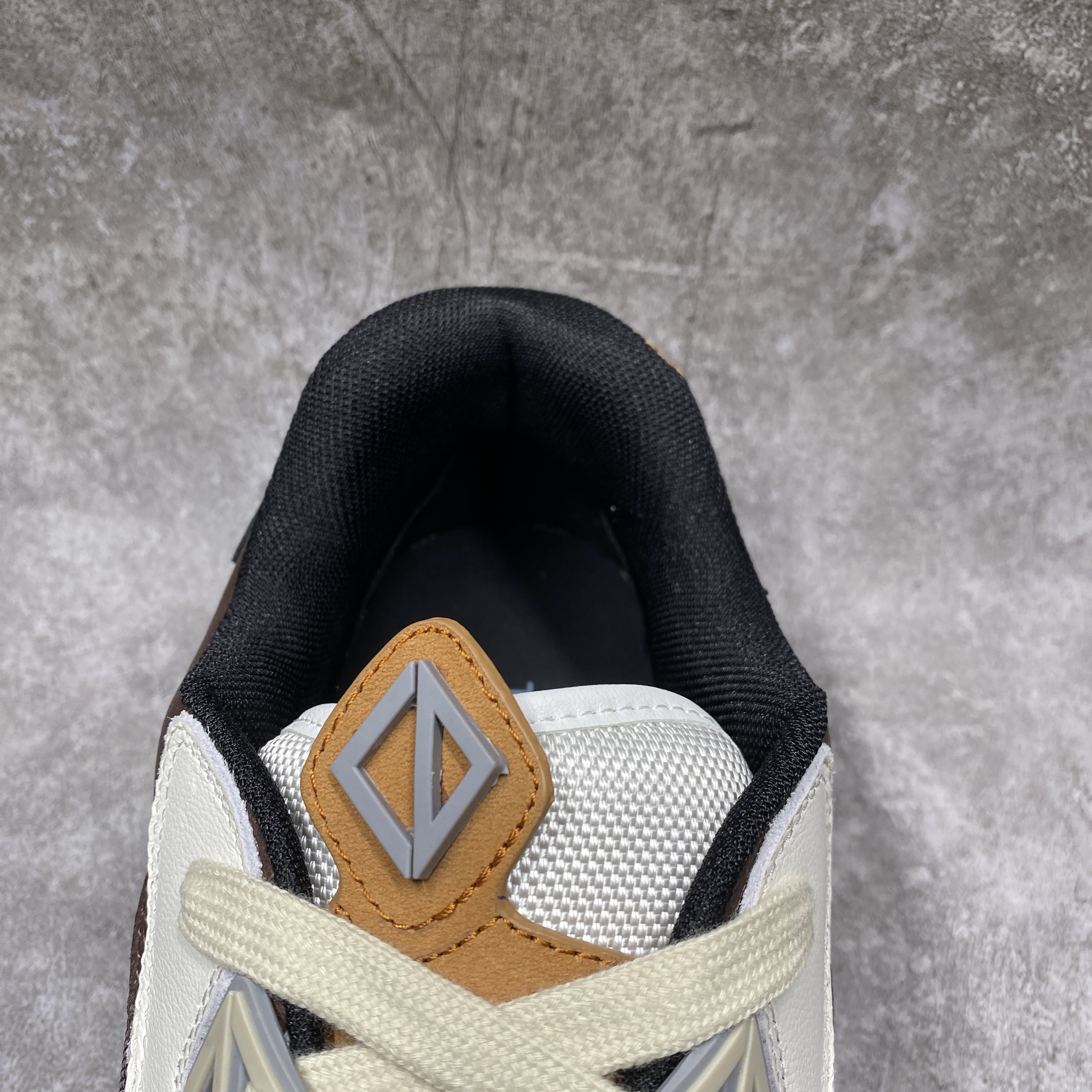 D*0r B713 CACTUS JACK Mocha White