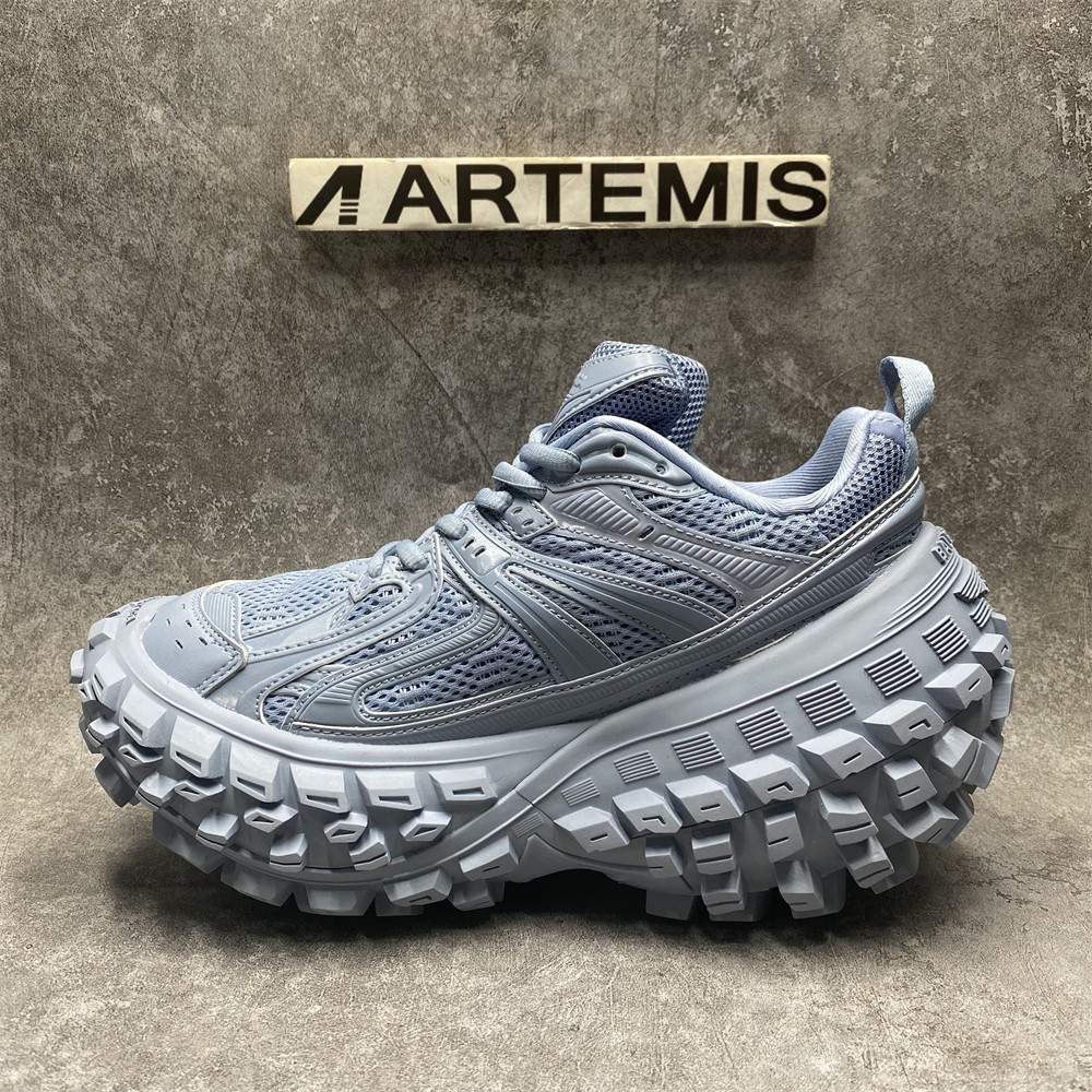 Balenciga Bouncer Moon