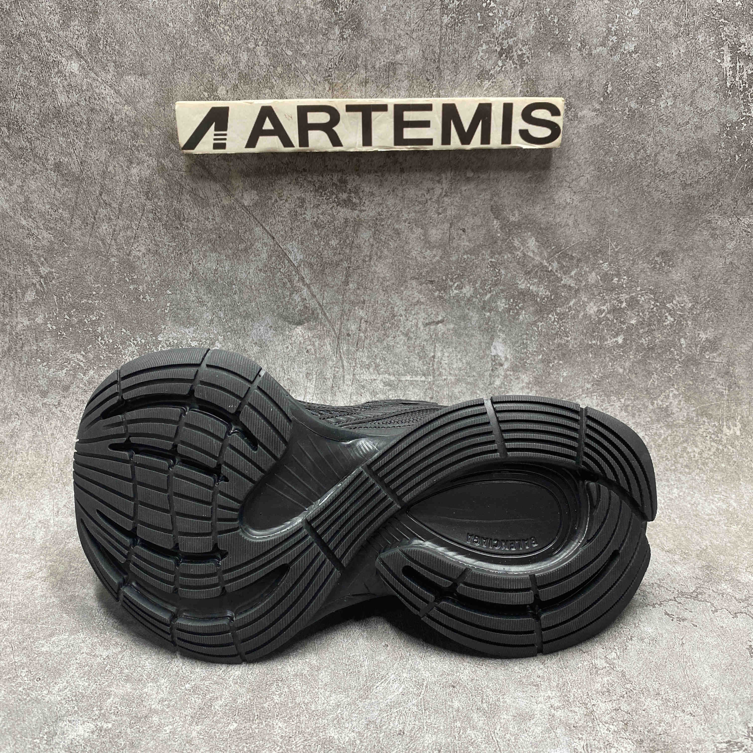 ua Ba*len*cia*ga snkrs black WFLGY 1000