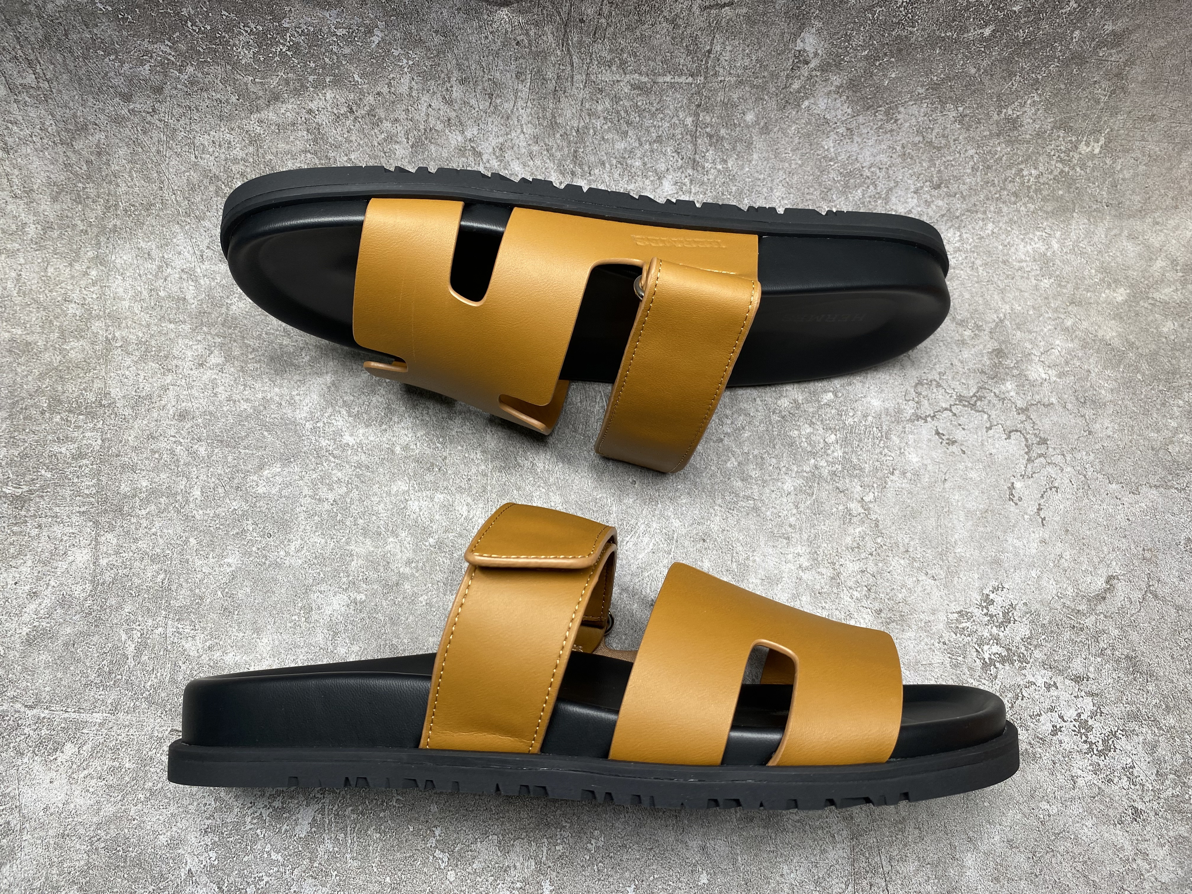 UA Hermès Chypre Sandal