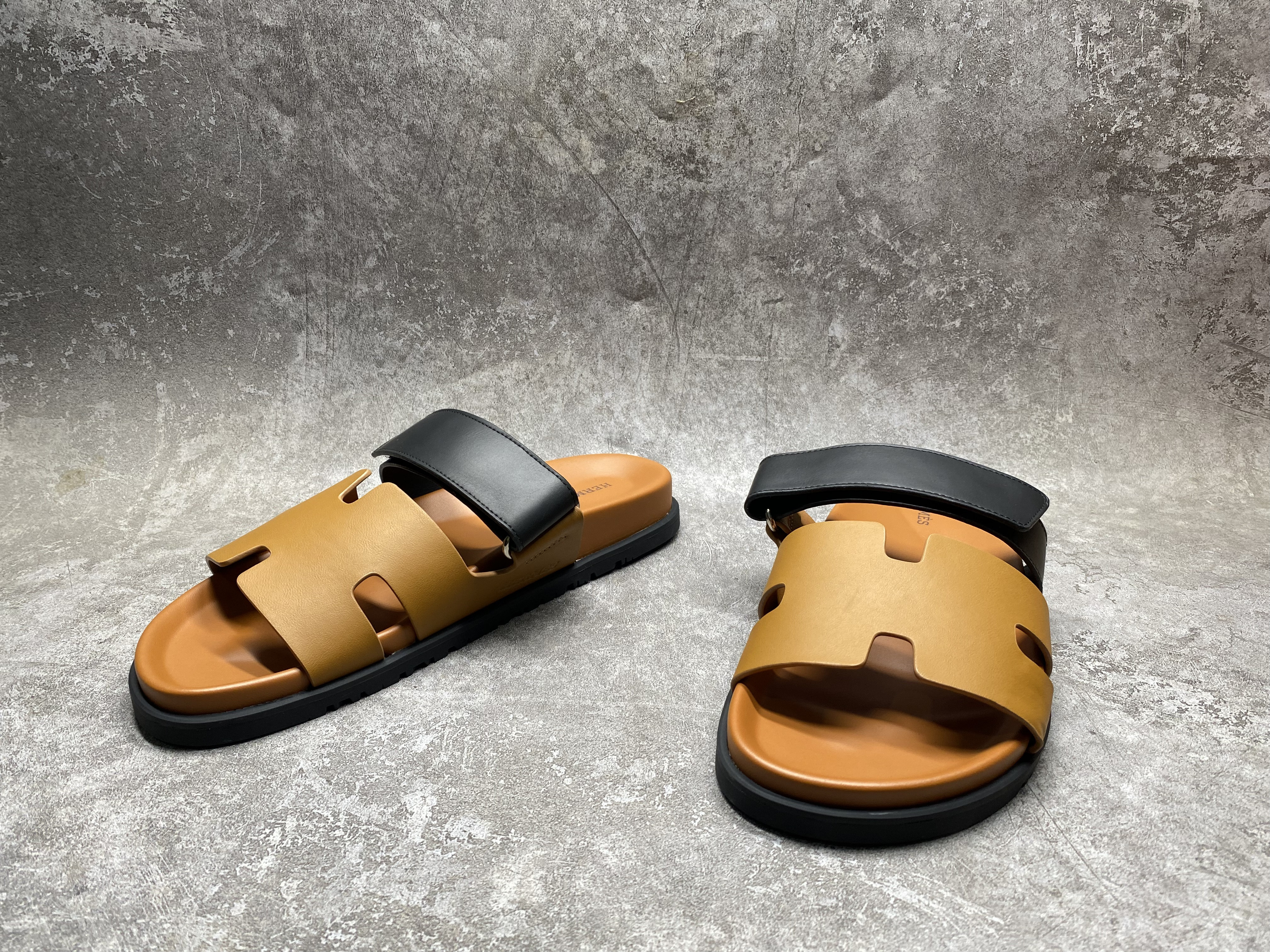 UA Hermès Chypre Sandal