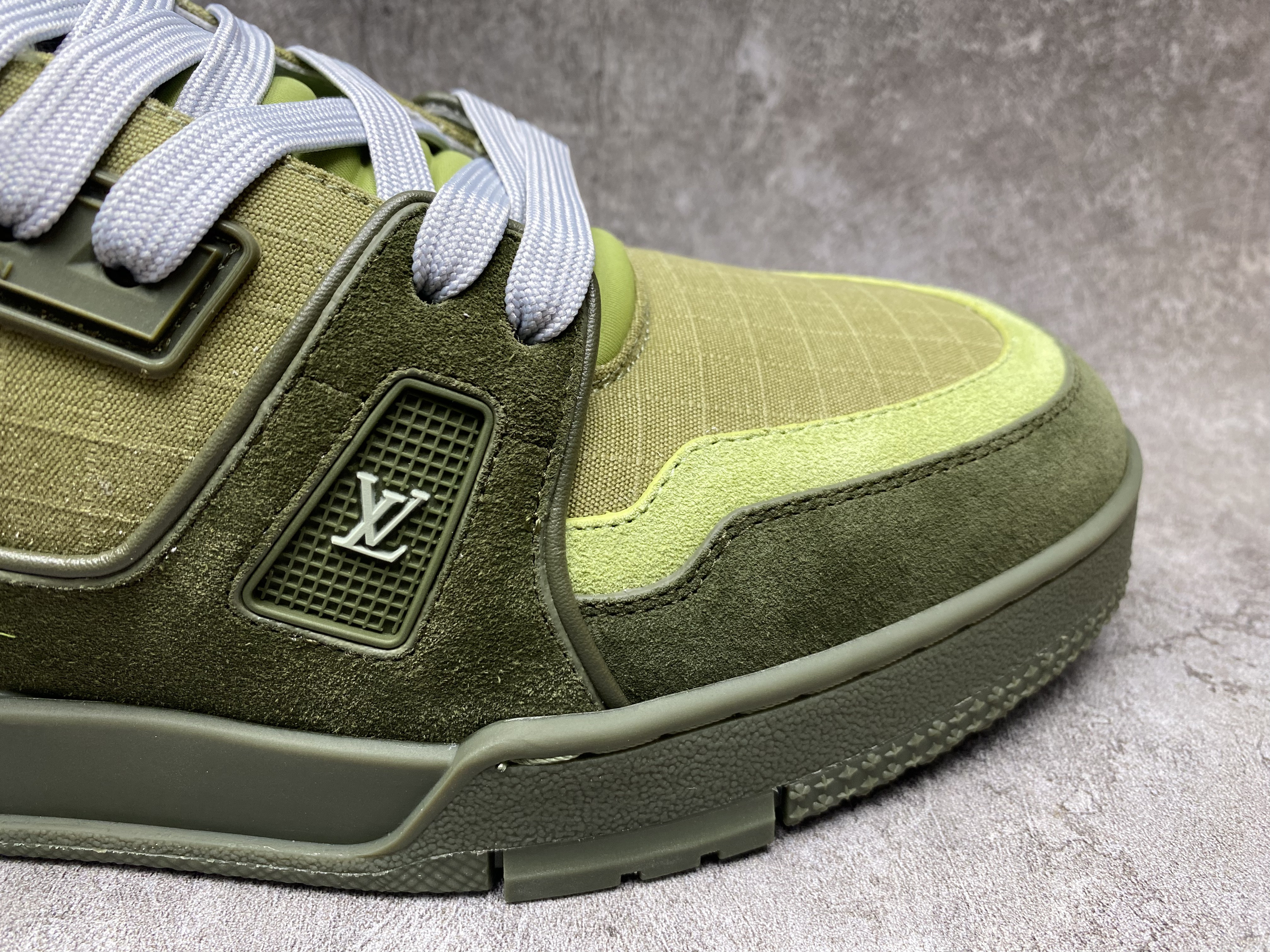 UA LV trainer Sneakers