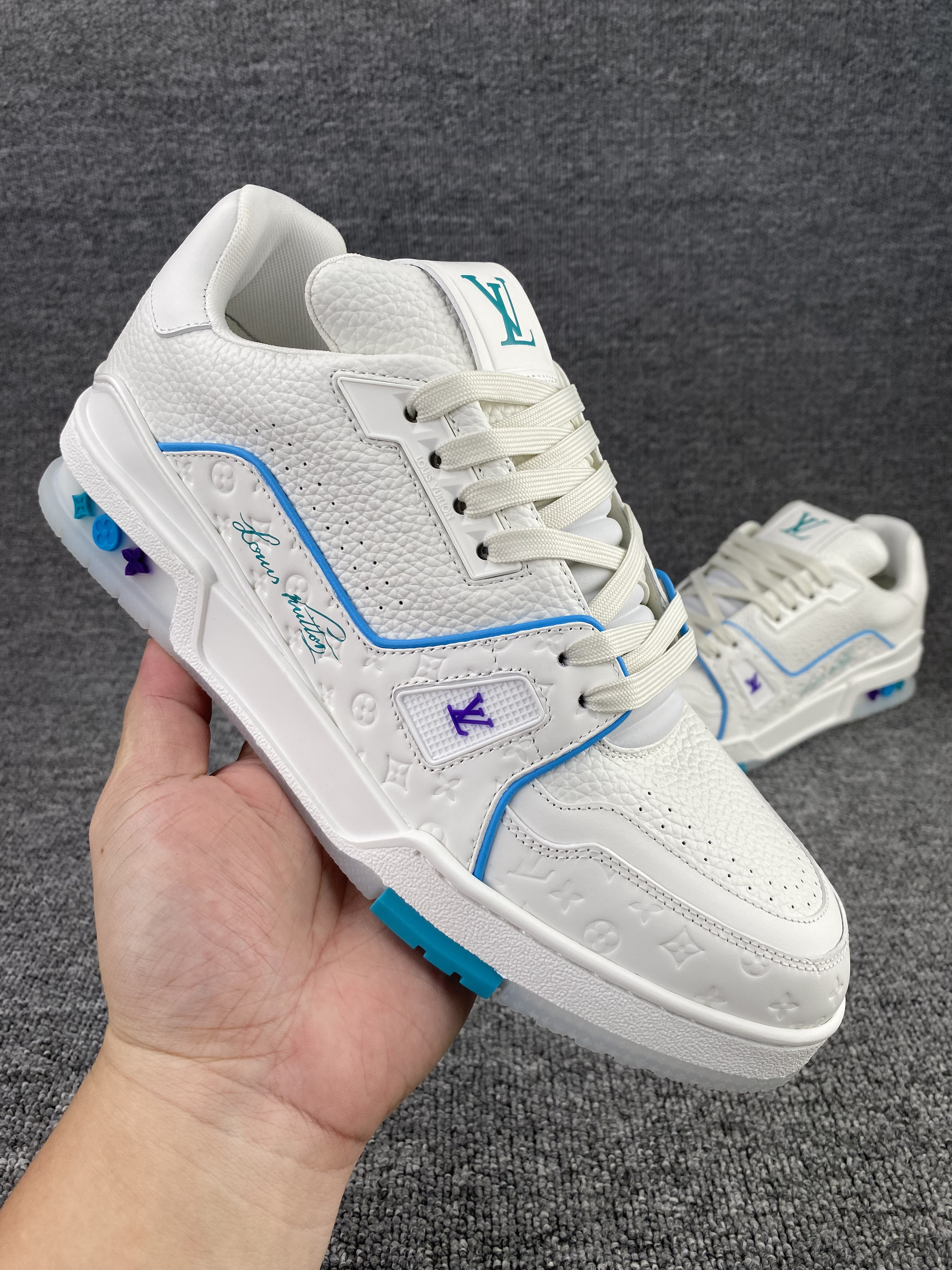 UA LV trainer Sneakers