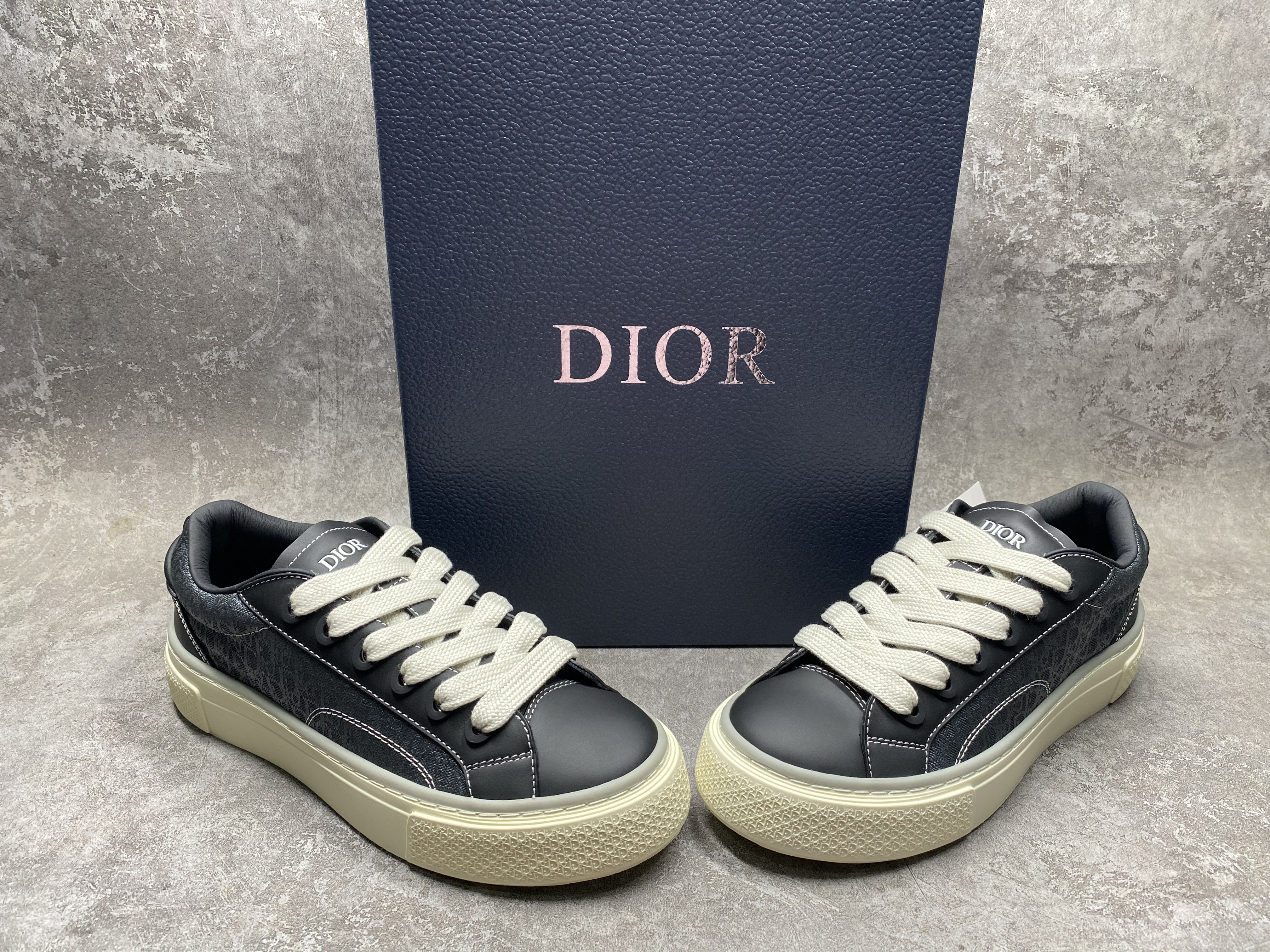 UA D*0r B33 Sneaker