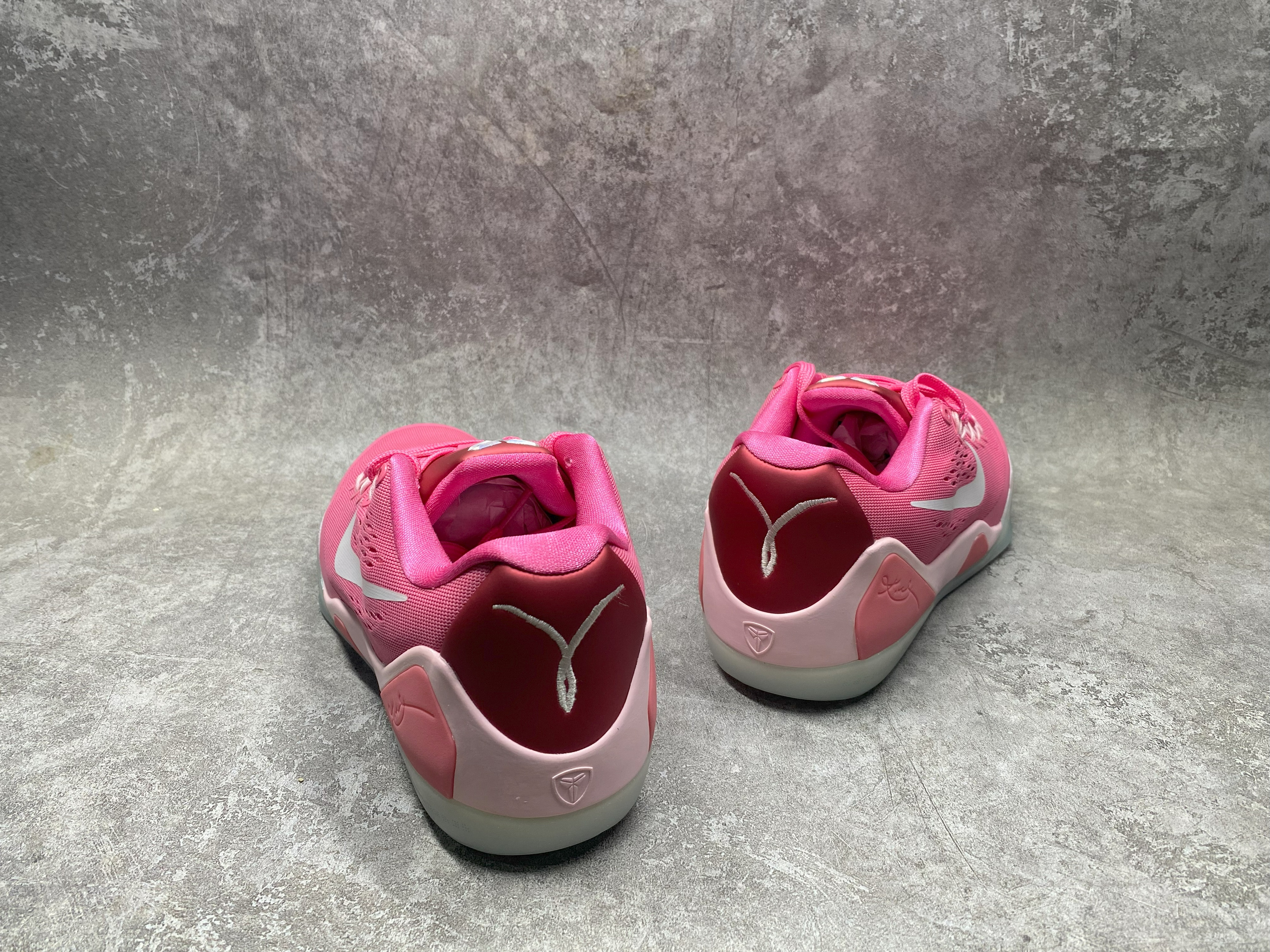 UA Nike Kobe 9 EM Low Protro