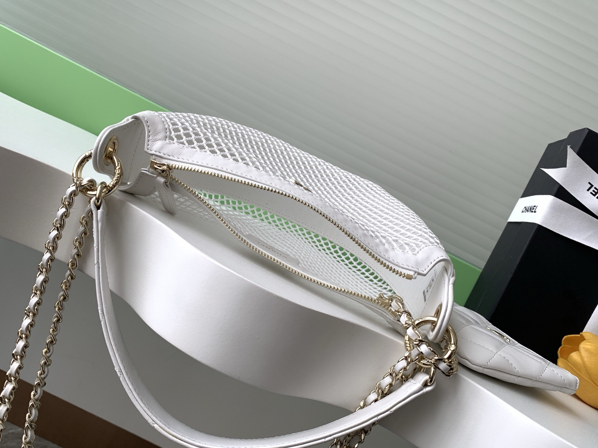 Ch*el Clutch With Chain Mesh Shiny Lambskin Gold Tone AP4573 15x22x6cm