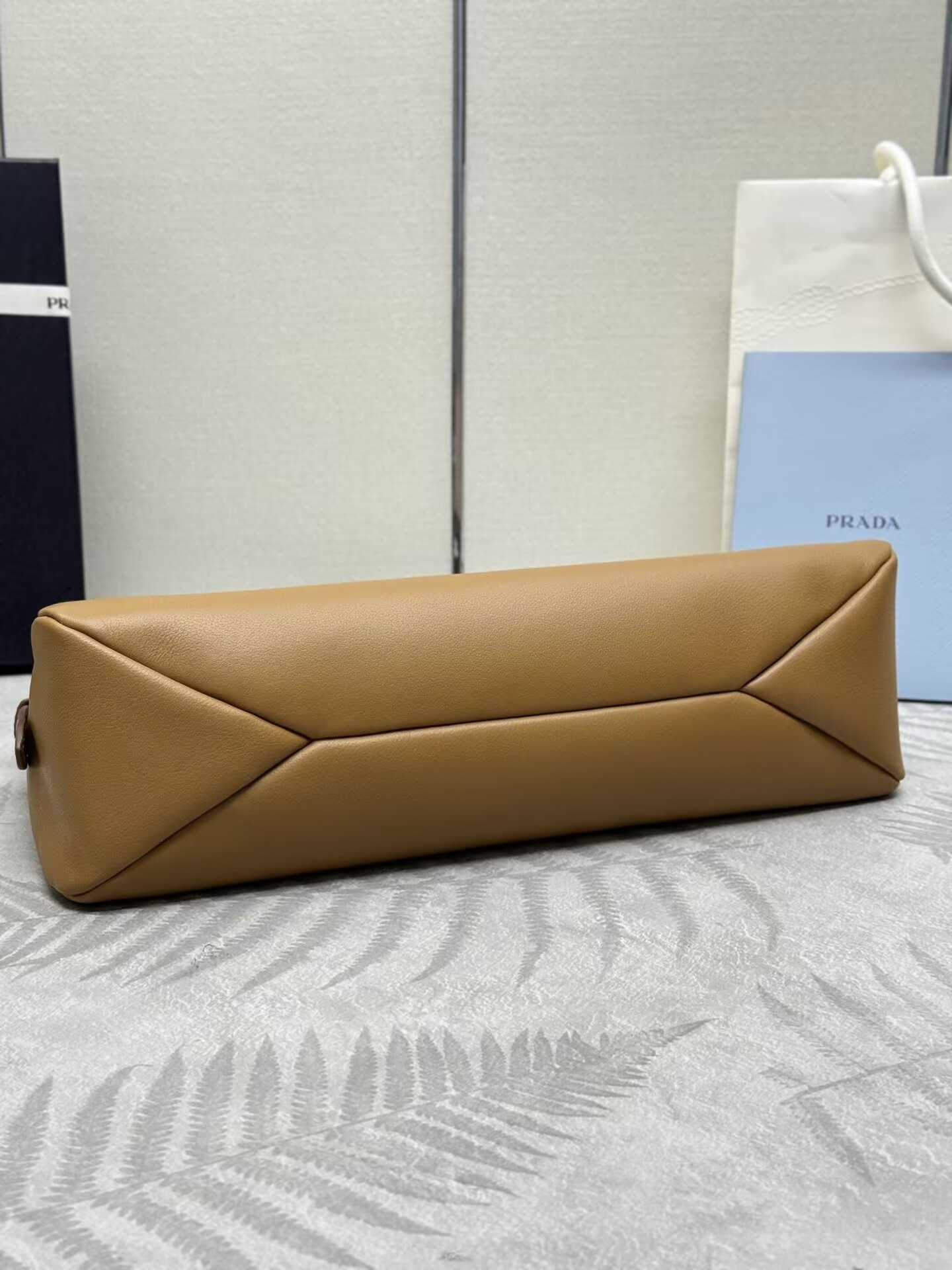 Pra*a Aimée large leather shoulder bag 39x23x12cm