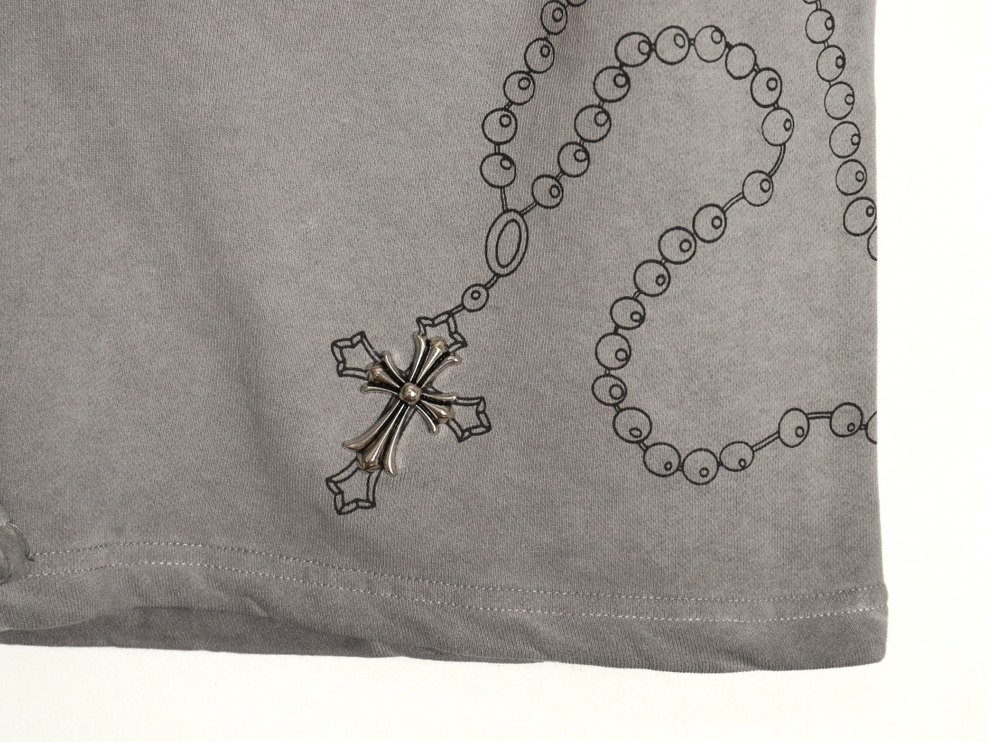 Ch**me He**ts shorts