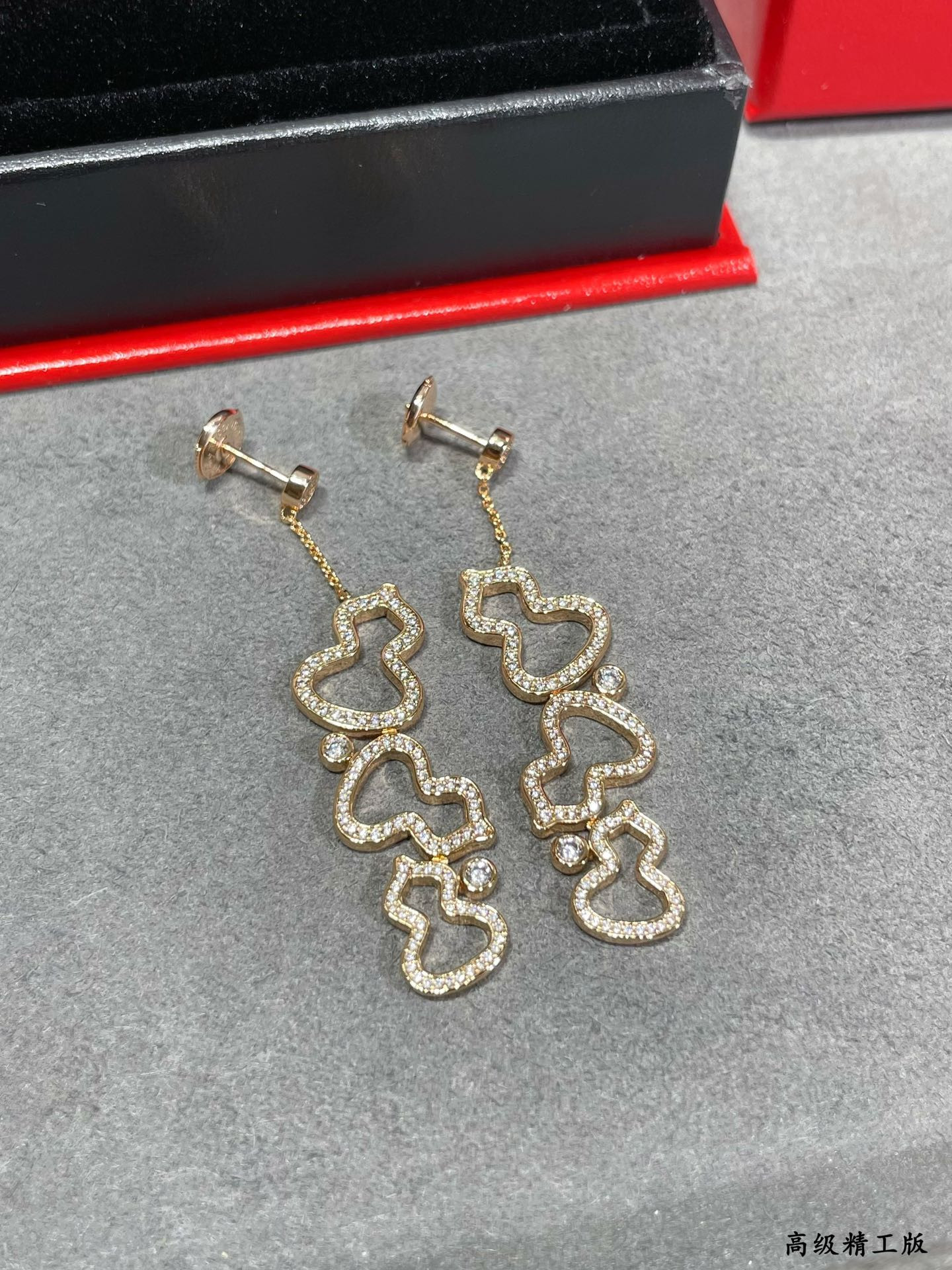 qeelin triple gourd full Di*m*nd stud earrings