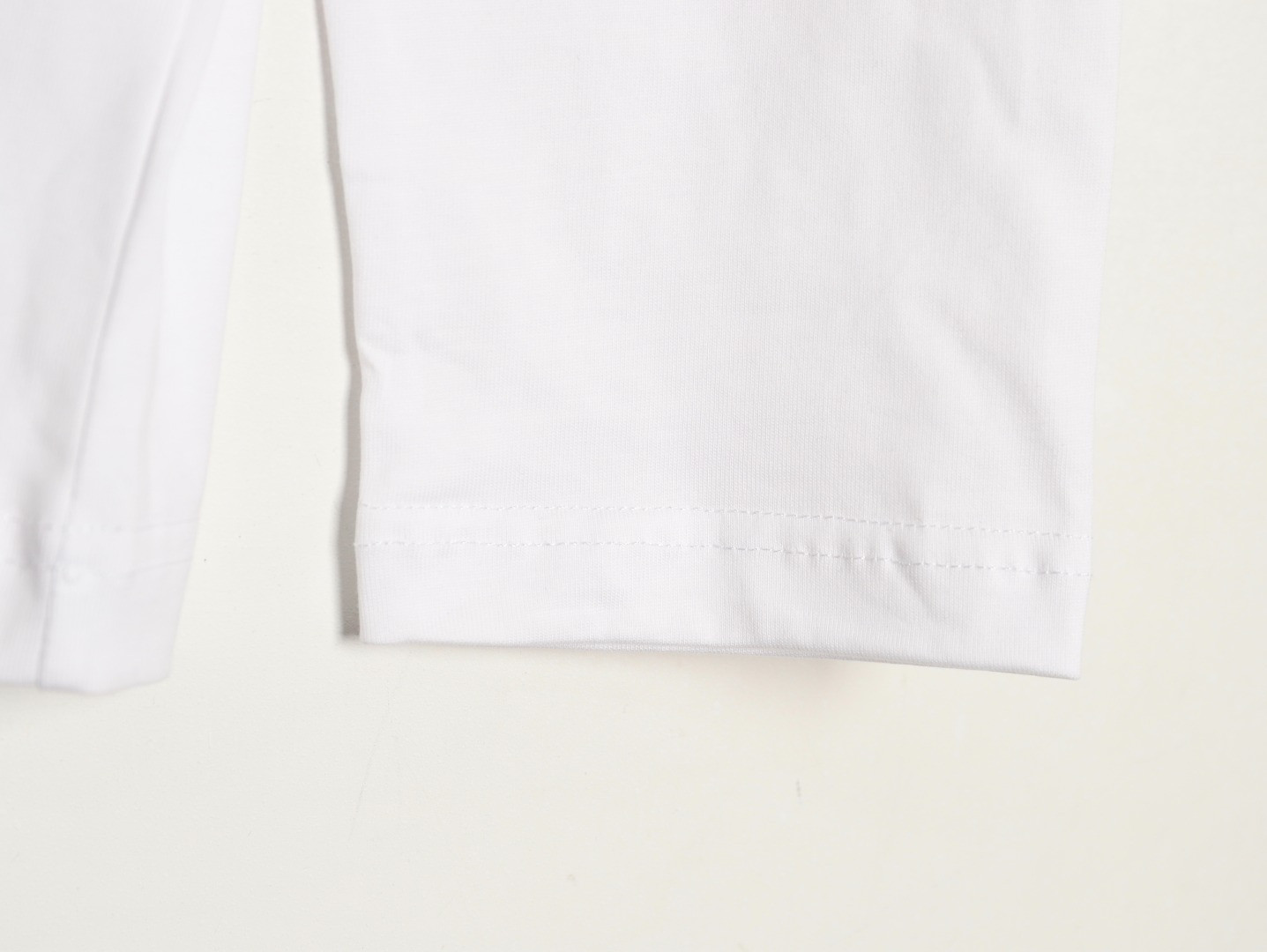 G*u*i Long-sleeved T-shirt