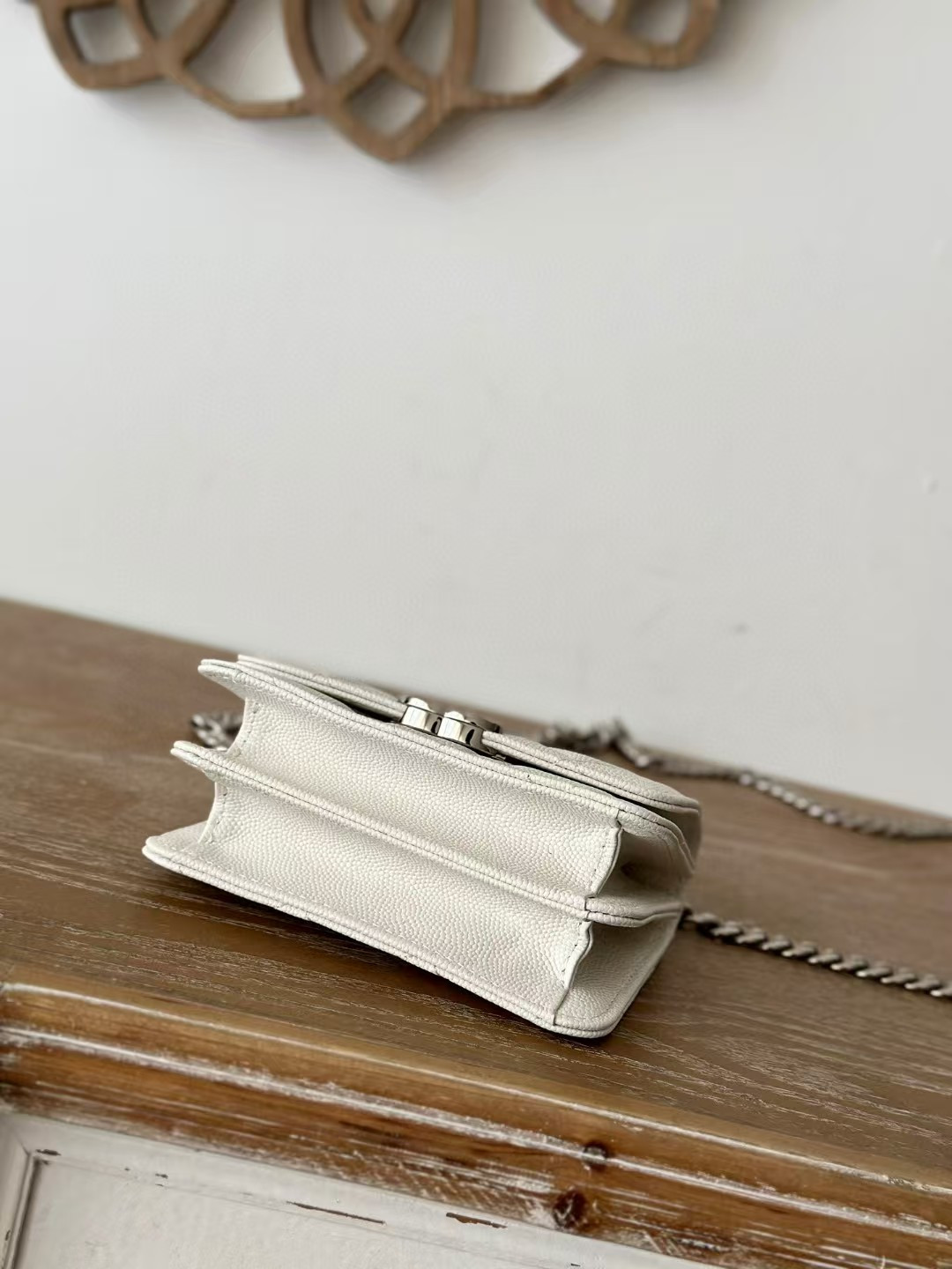 Ch*el Coco Caviar Clutch With Chain White 11x8.5x7cm