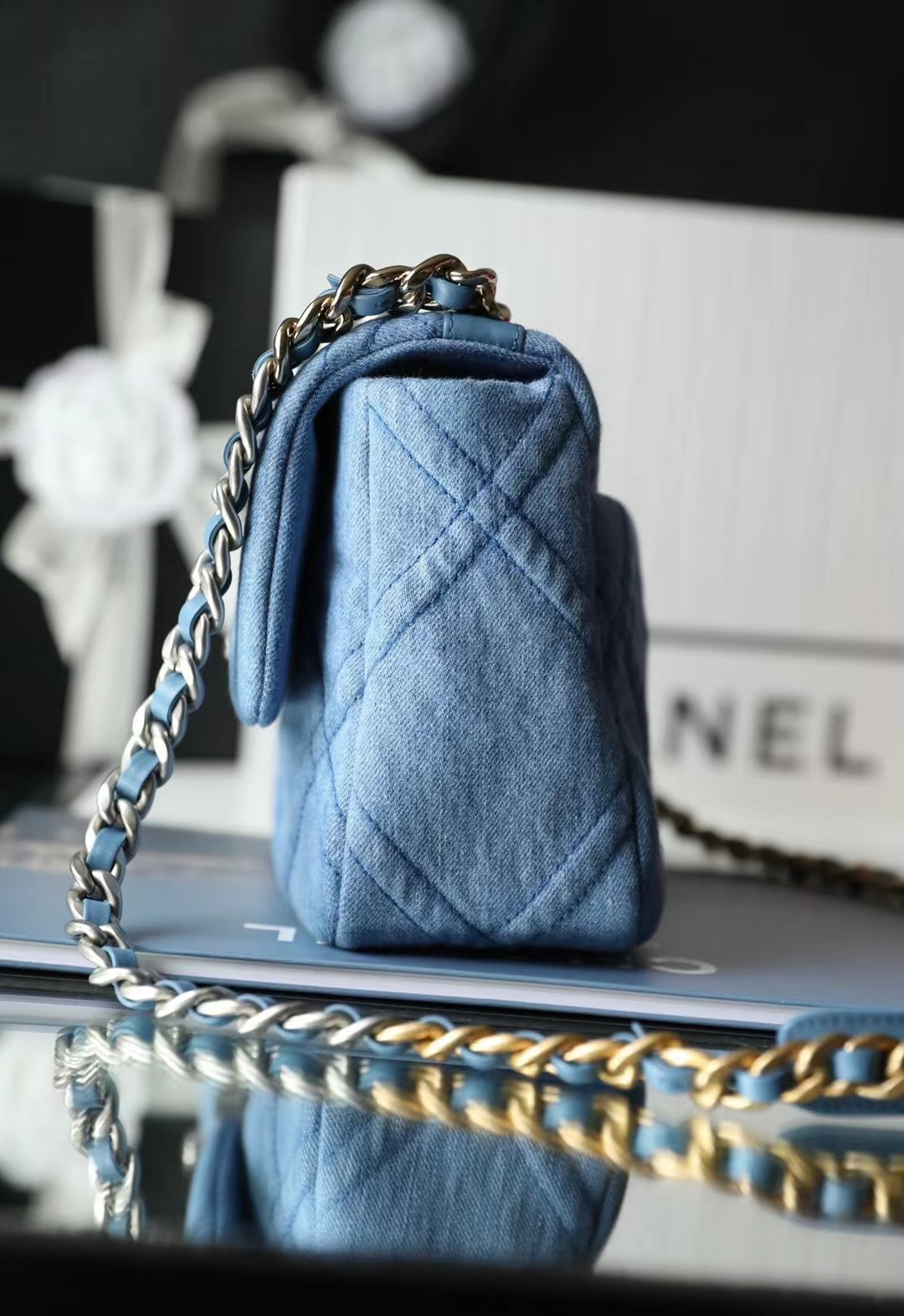 Ch*el denim quilted medium 19 bag 30cm