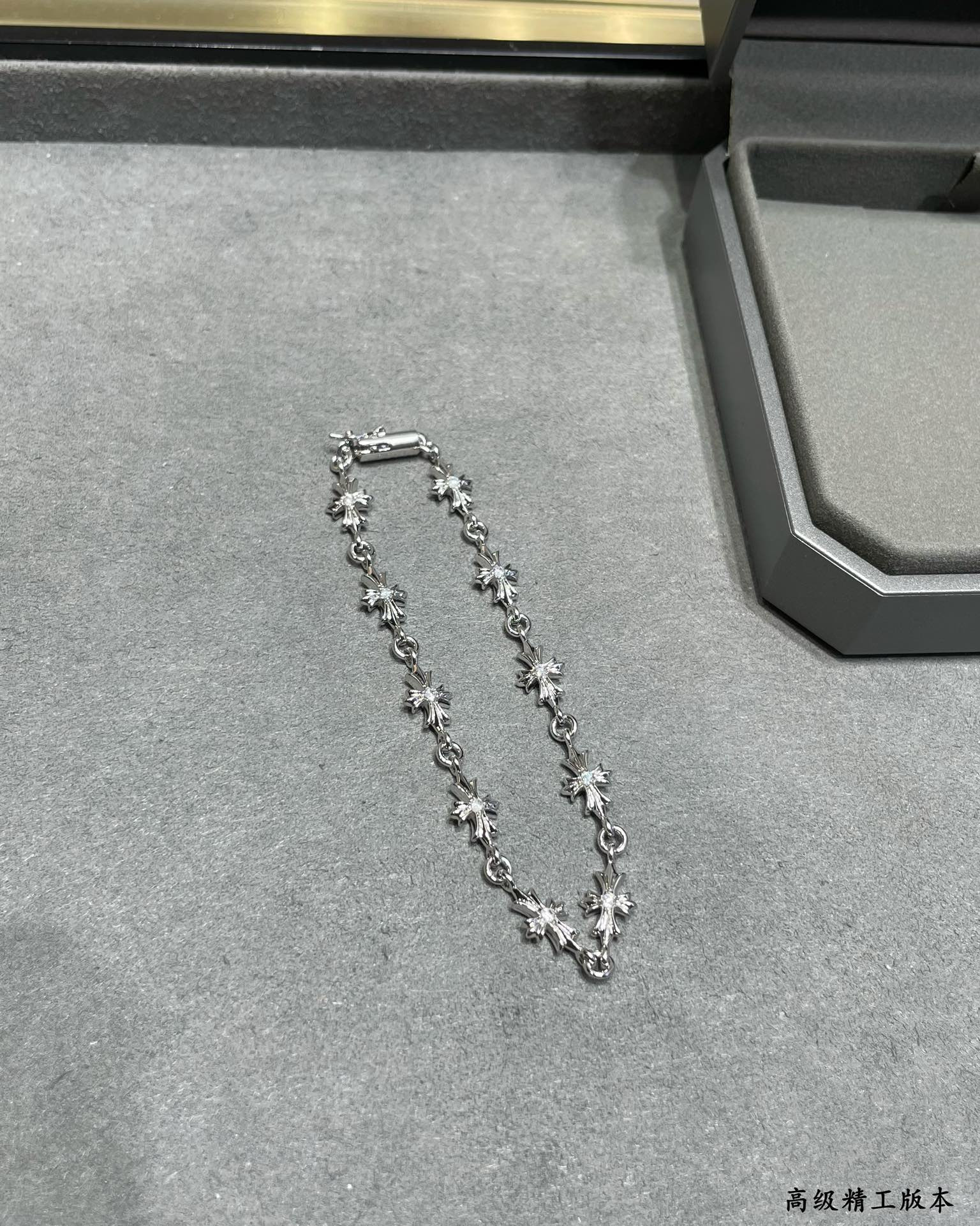 Ch**me He**ts Cross Bracelet