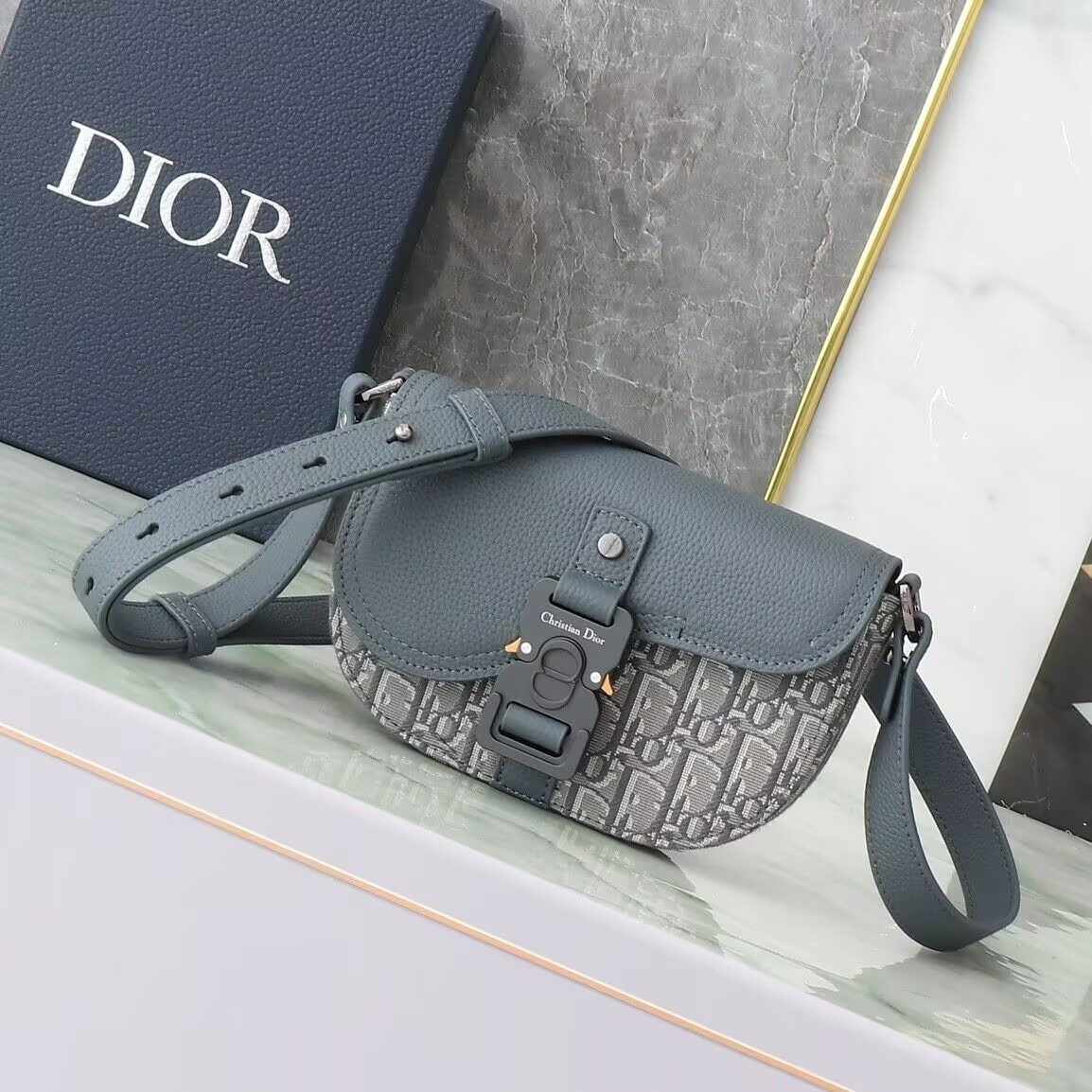 D*0r Mini Saddle Messenger Bag With Flap 19.5x13x4.3cm
