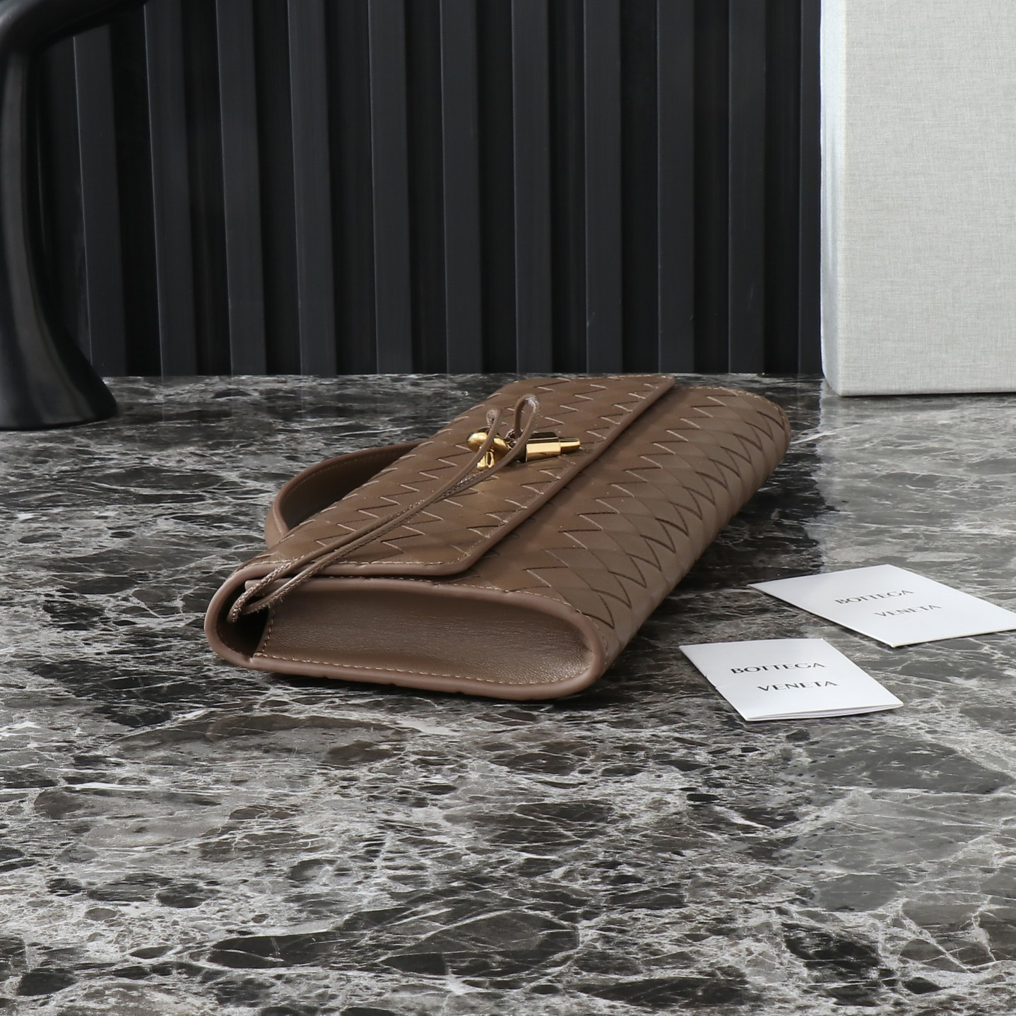 Bo*te*ga Ve*ne*ta Long Clutch Andiamo With Handle Fondant 31x13x3cm