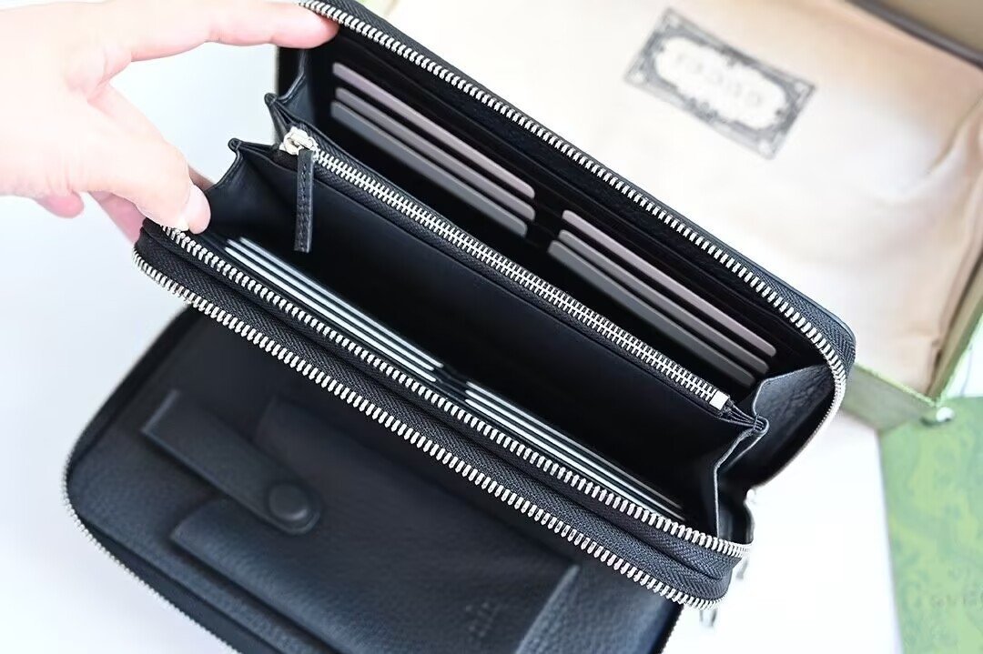 G*u*i Jumbo GG travel document case 21x13x4cm