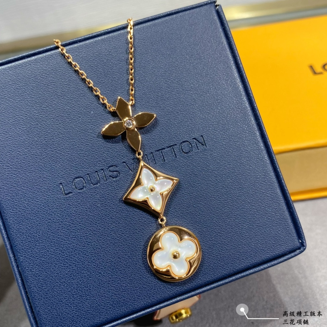 L0*is V*t0n Three-Flower Necklace Rose Gold